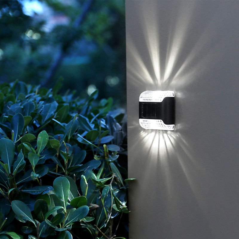 ตกแต่งโคมไฟติดผนังพลังงานแสงอาทิตย์ที่ต่ำกว่า Spotlight ซักผ้า LED ในร่มกันน้ำ