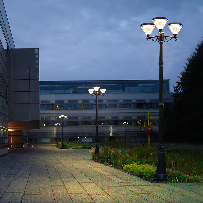 IP65 ไฟ LED พลังงานแสงอาทิตย์กลางแจ้งทางเดินไฟสวนพลังงานแสงอาทิตย์ 3 หัวโคมไฟ