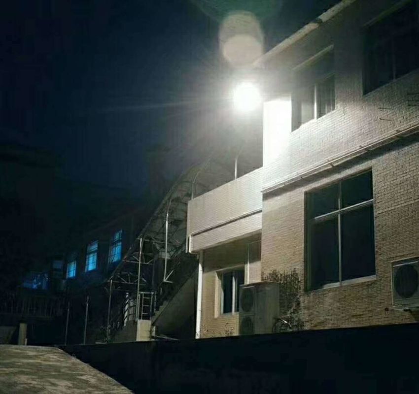 LED Garden Outdoor Solar Flood Light Motion Sensor ขับเคลื่อนด้วยระบบควบคุมแสงอัจฉริยะ